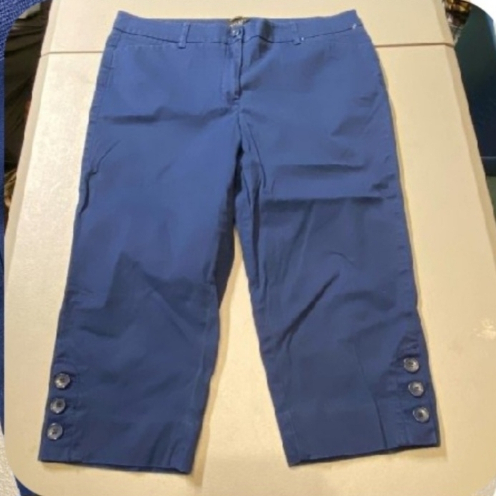 TALBOTS “THE PERFECT SKIMMER” Women's Size 10P Petite Blue Capri Pants Buttons